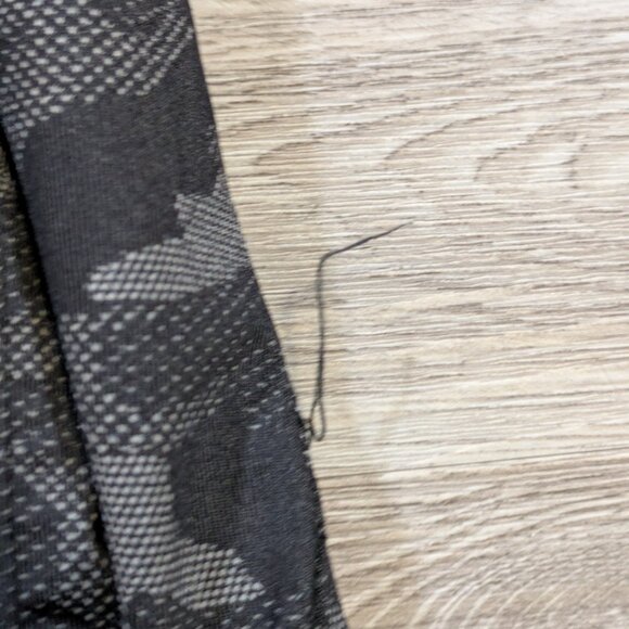 Lululemon Men's Medium Pace Breaker Linerless Shorts Black Camo Athletic Gym - Picture 6 of 9